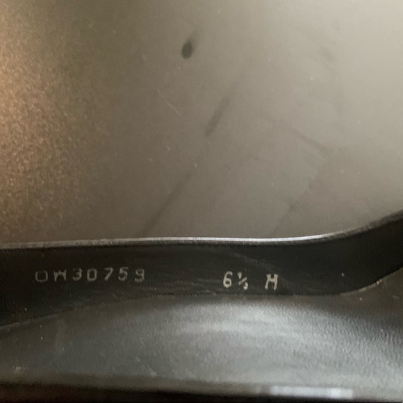 Stuart Weitzman Bow Open-Toe Heels - Picture 5 of 5